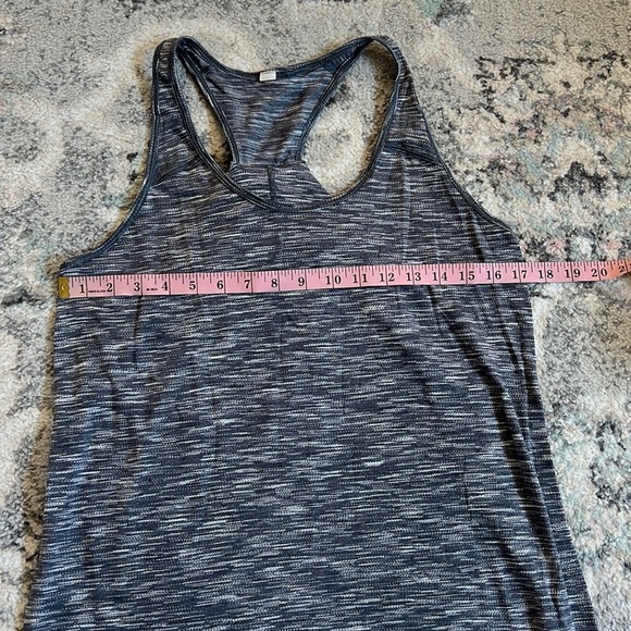 Lululemon Essential Tank - Picture 4 of 8